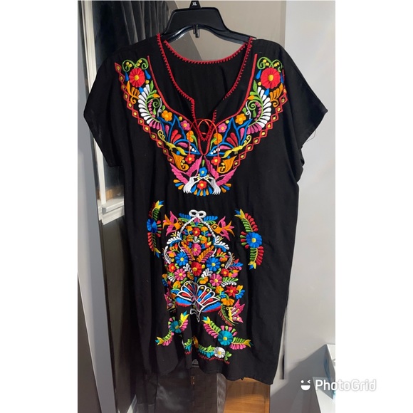 Traditional Mexican Dress - Picture 1 of 3